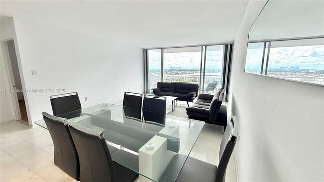 Building Photo - 18071 Biscayne Blvd