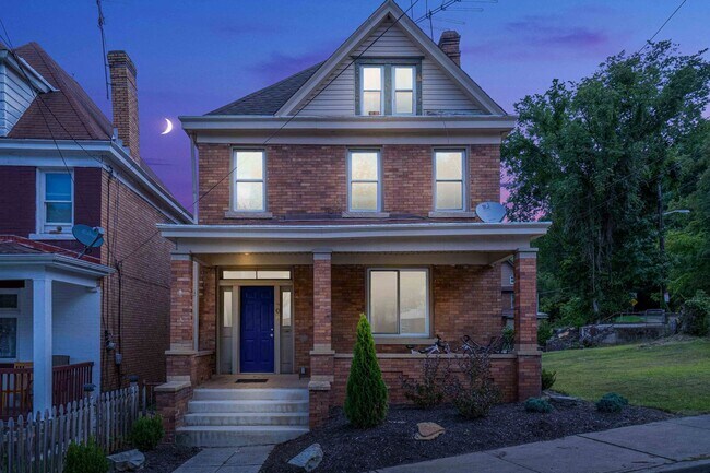 Foto del edificio - 4 Bed 1 Bath Single Family Home