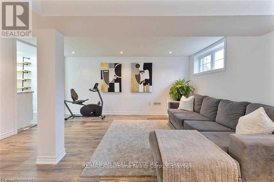 Photo principale - 490 Stanfield Dr
