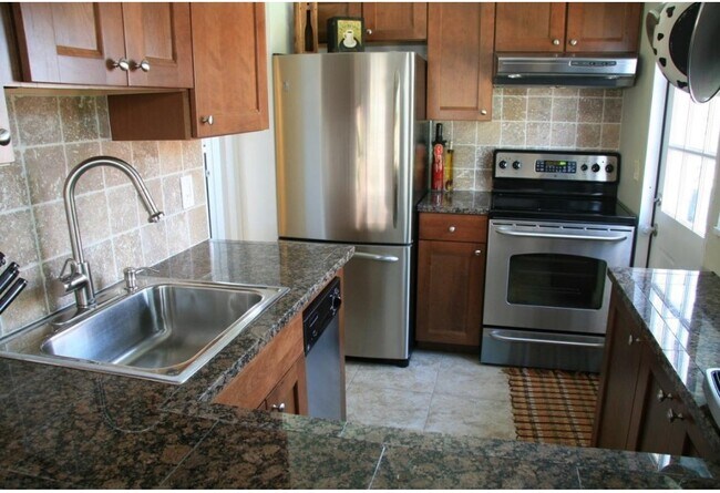 Building Photo - 231 Skiff Point