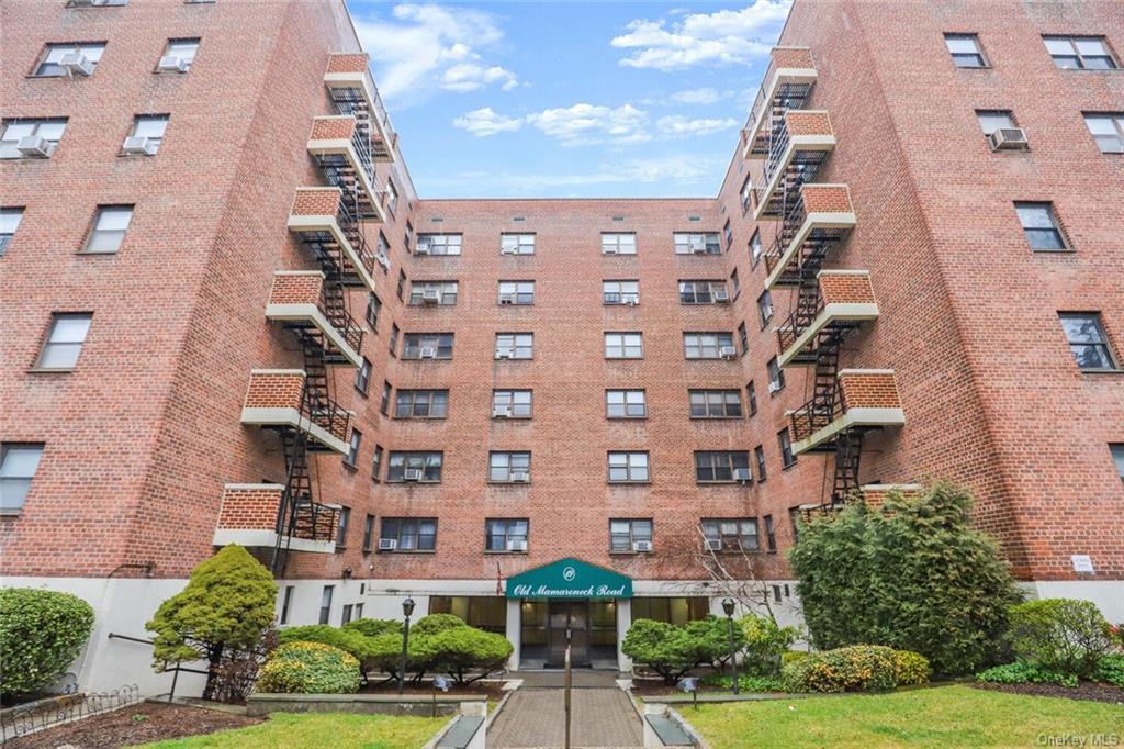 19 Old Mamaroneck Rd Unit 2N, White Plains, NY 10605 Condo for Rent