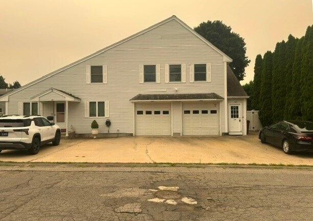 Building Photo - 28 Farragut St
