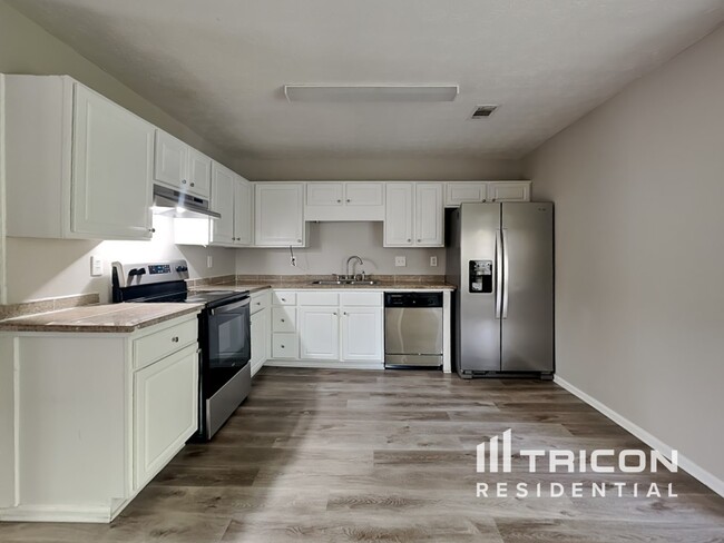 Building Photo - 530 Saddle Shoals Dr