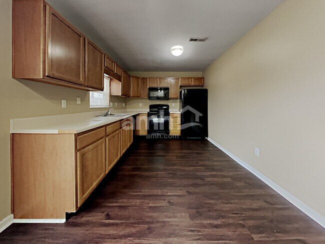 Building Photo - 134 Hilltop Farms Boulevard