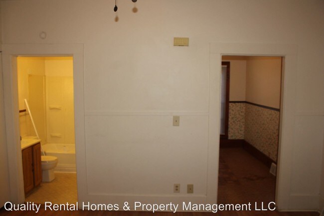 Building Photo - 621 Avon St