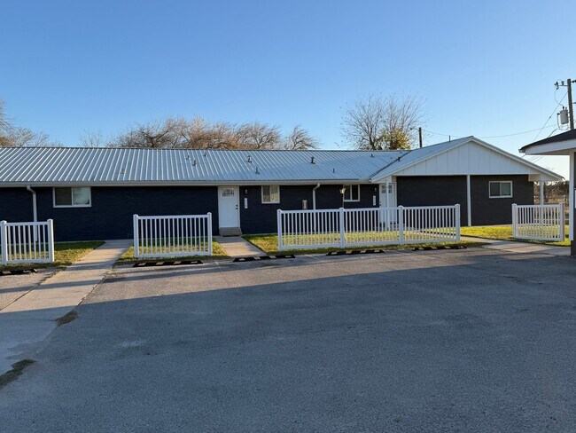 Foto del edificio - 13573 U.S. Hwy 87 W