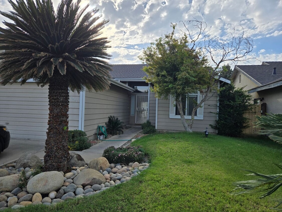 Primary Photo - Home For Rent