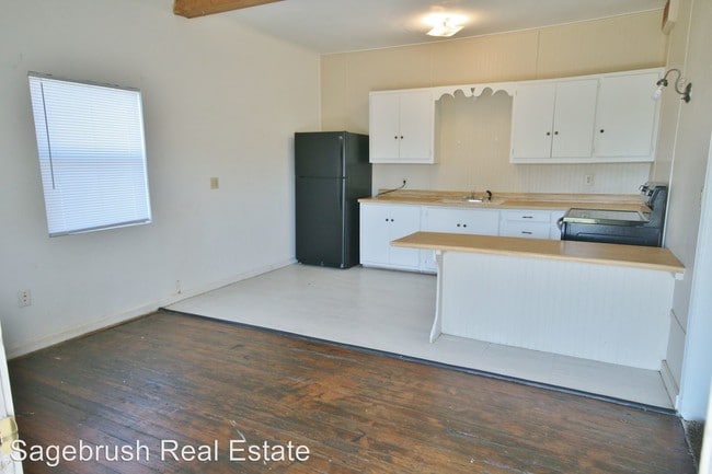 Building Photo - 2 br, 1 bath House - 300 Sheldon St.