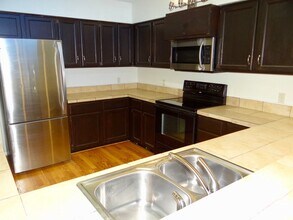 Building Photo - 1841 Fairway Ridge Dr