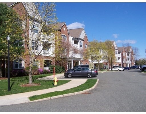 Building Photo - 172 Haverhill St