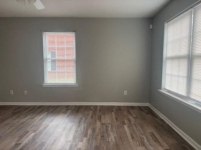 Foto del edificio - 2500 Barnesdale Wy