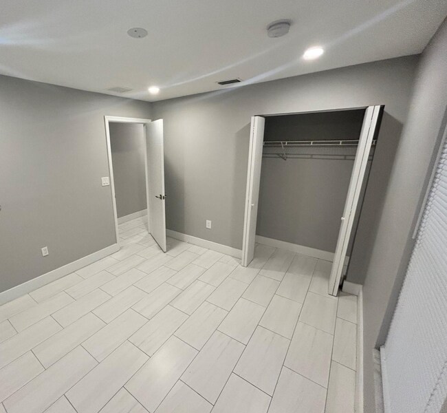 Foto del edificio - 1724 NW 1st Pl