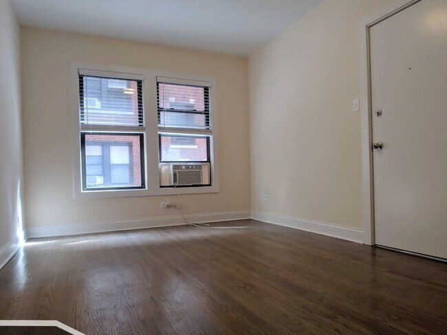 Foto del edificio - 2641 N Spaulding Ave