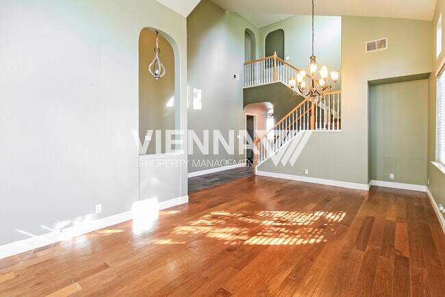 Foto del edificio - Beautifully Maintained Roseville Home with...