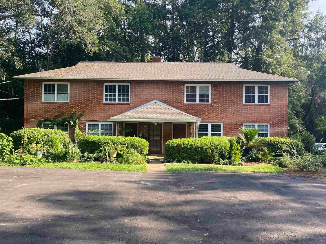 Primary Photo - 202 E Bradford Rd
