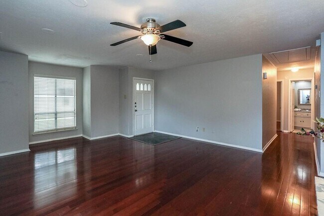 Building Photo - 10407 Pagewood Dr