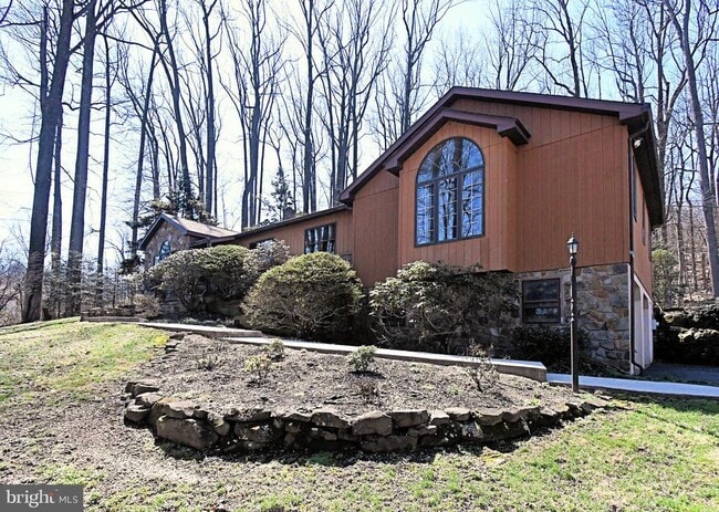 Building Photo - 306 Cedar Hill Rd