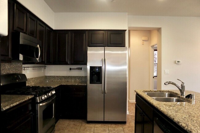 Foto del edificio - Dazzling 2-bedroom home in Fremont – Arden...
