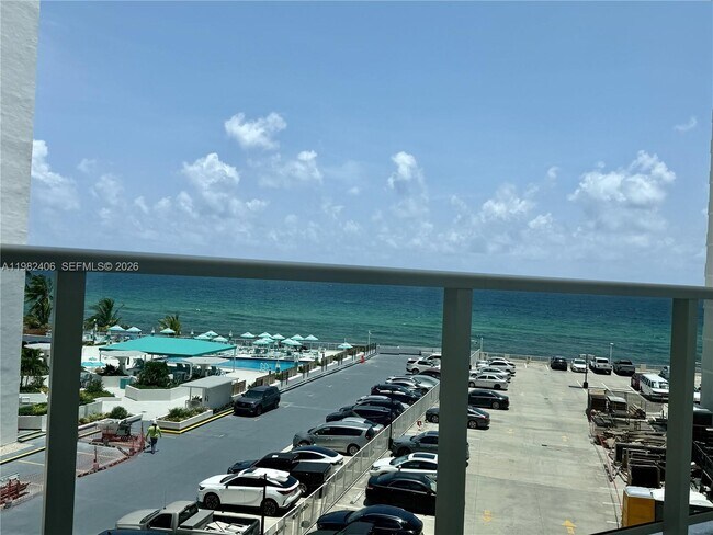 Foto del edificio - 3180 S Ocean Dr