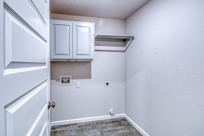 Building Photo - Brand New Construction!  Lawn care provided!