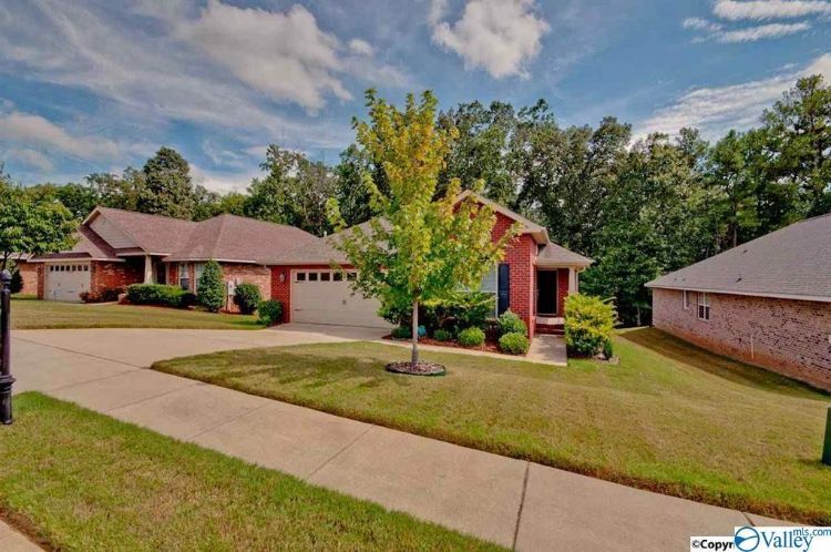 Primary Photo - 120 Forest Glade Dr