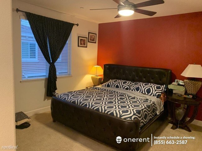 Building Photo - 3 br, 2.5 bath Townhome - 2089 Lee Way -