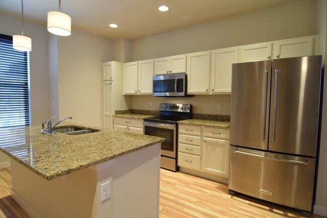 Building Photo - 11249 Colony Row