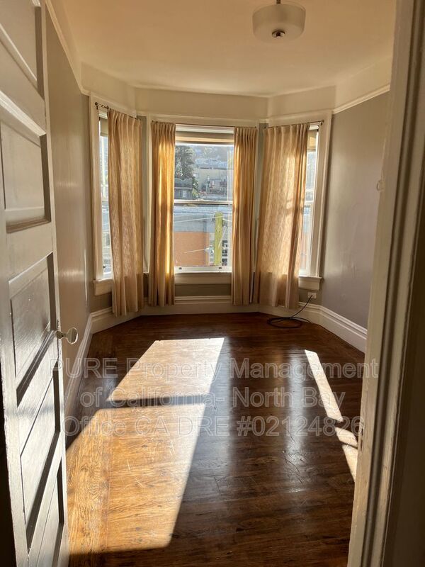 Primary Photo - 144 Grattan St