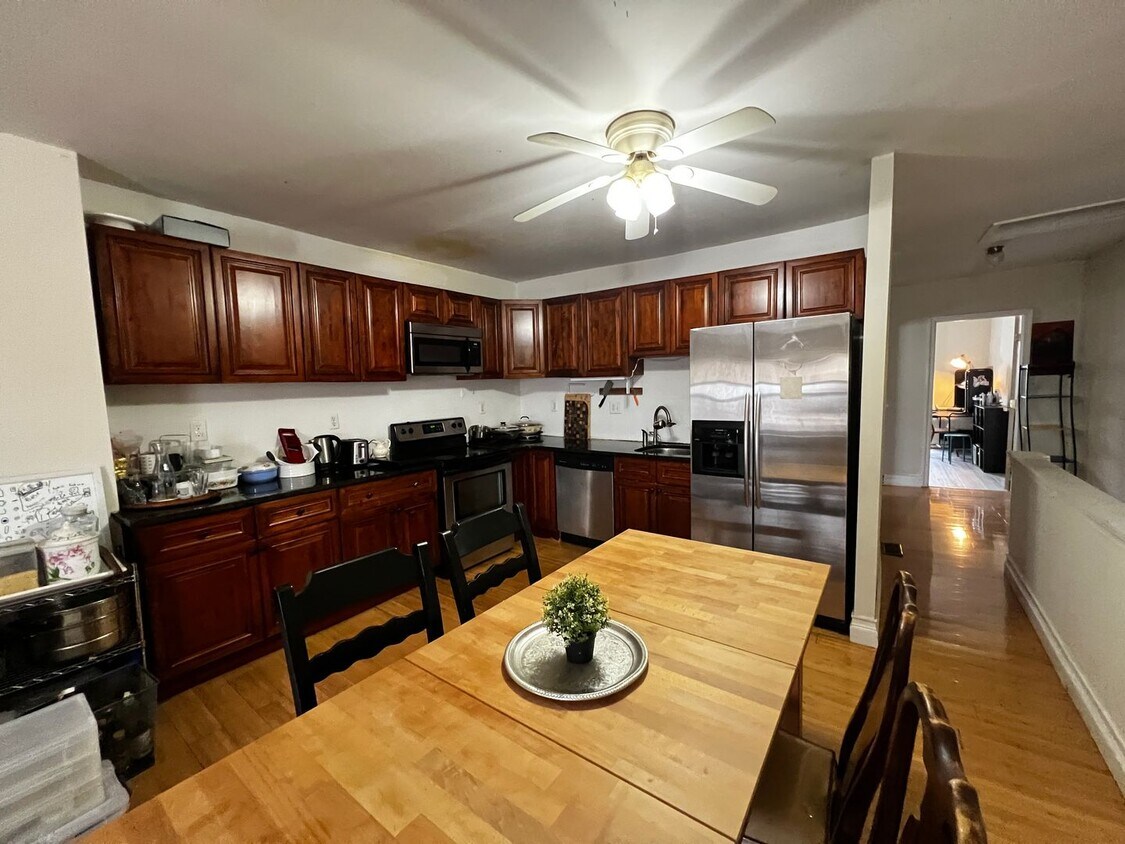Foto del edificio - 676 N 33rd St