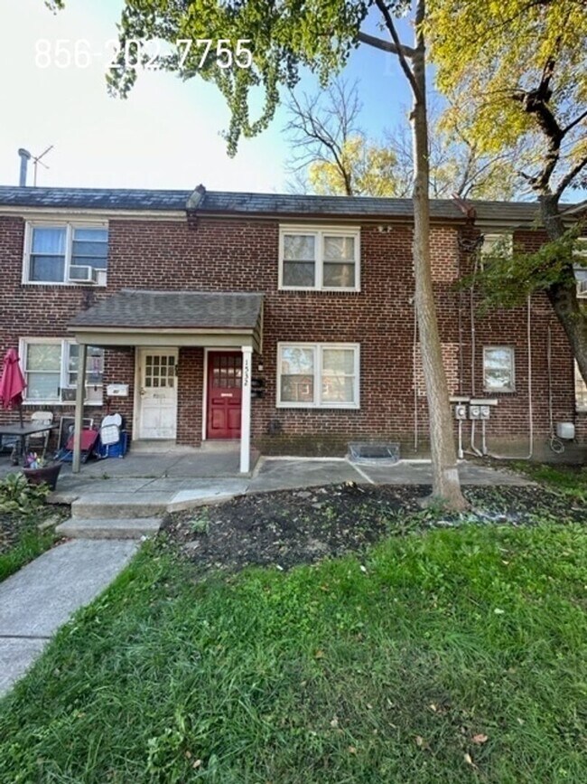 Building Photo - 1532 Bradley Ave