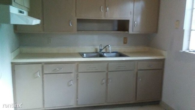 Building Photo - 2 br, 1 bath House - 1504 SW 37th St.