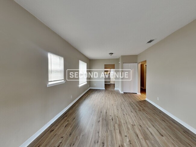 Foto del edificio - 1740 Myrtle Ave N
