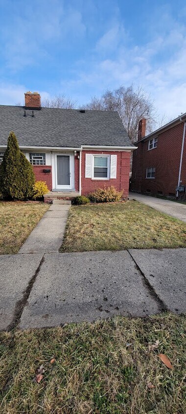 Primary Photo - 20515 Moross Rd