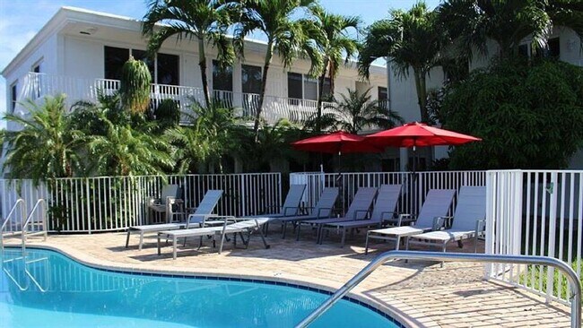 Foto del edificio - 1705 N Riverside Dr