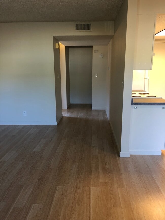 Building Photo - rh2045MountOlive