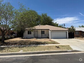 Building Photo - 38627 Glenbush Ave