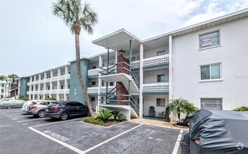 Building Photo - 1841 Sunny Dr