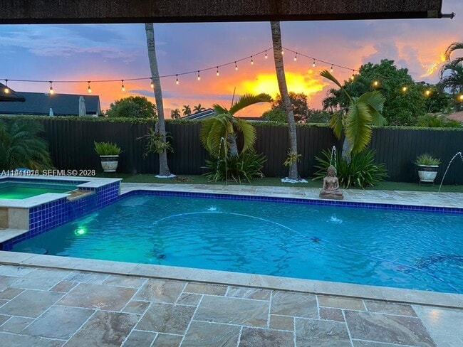 Building Photo - 4872 SW 140th Ave