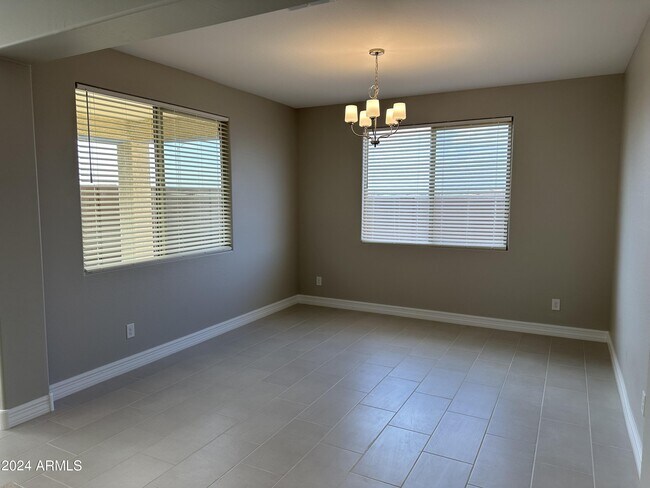 Building Photo - 8826 W Medlock Dr