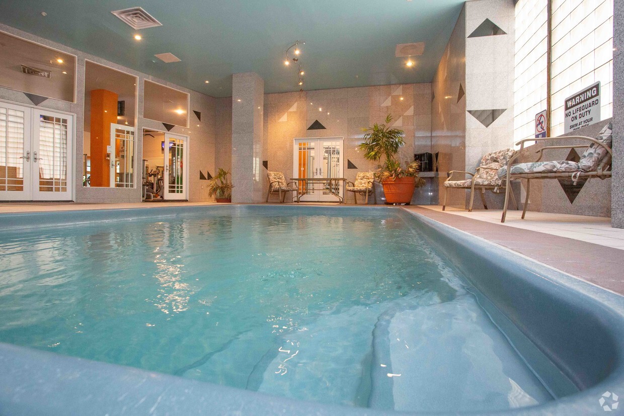 Indoor Saltwater Swimming Pool - Gallery 400 Luxury Apartments