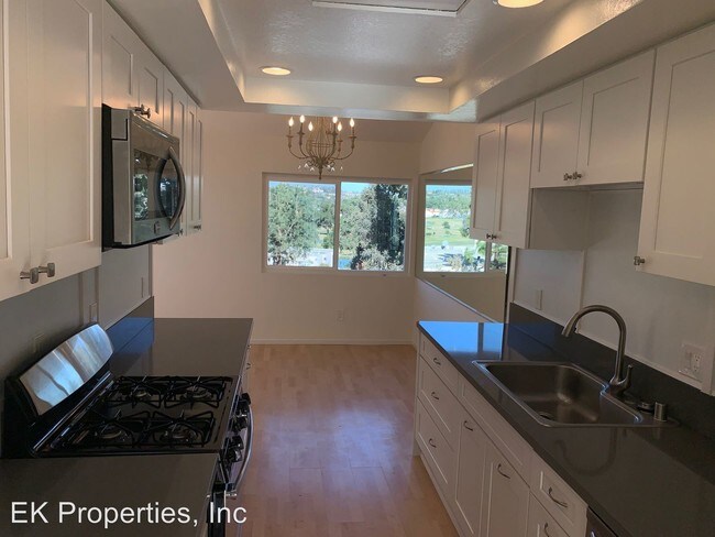 Building Photo - 2 br, 2.5 bath House - 2401 La Costa Ave #C
