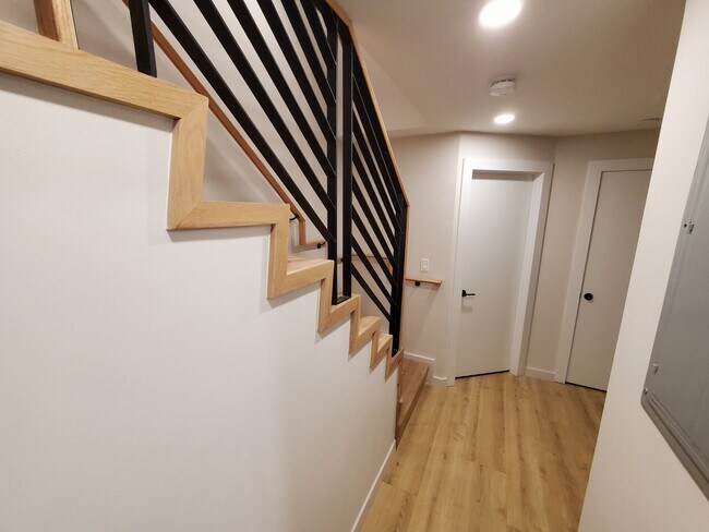 Foto del edificio - 157 W 9th St