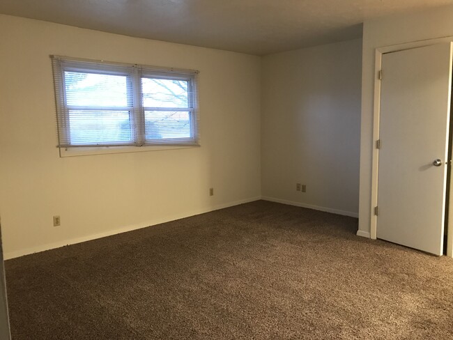 Pinecrest Apartments - Normal, IL | Apartments.com