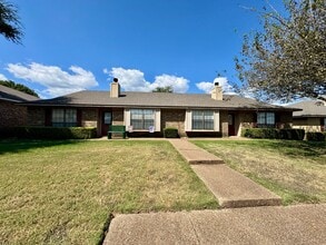 Building Photo - 9223 Regal Dr