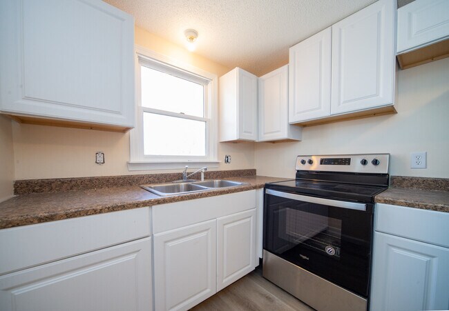 Building Photo - 137 Midland