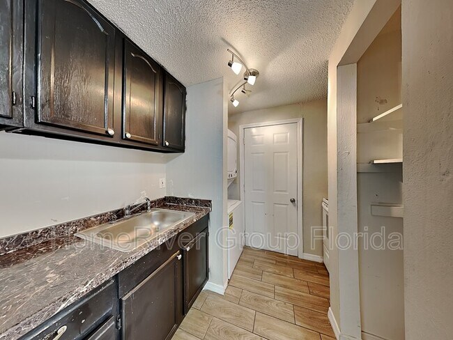 Foto del edificio - 1207 E 108th Ave