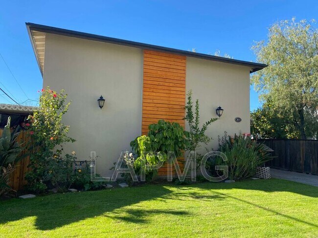 Foto del edificio - 5619 Irvine Ave