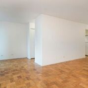 Foto del edificio - 311 E 38th St