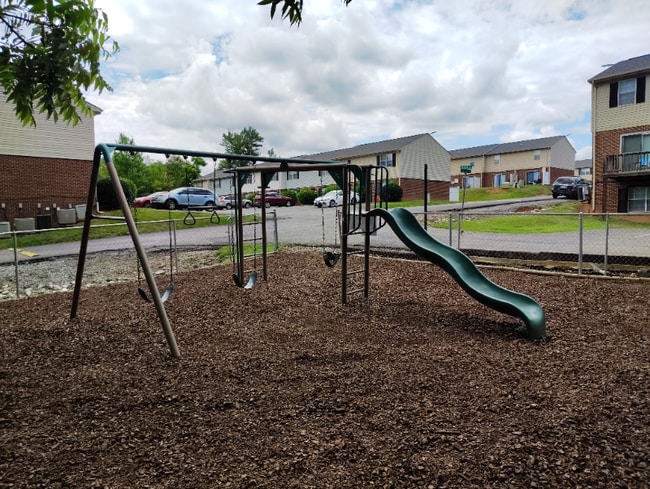 Building Photo - 74 Duiguid Dr