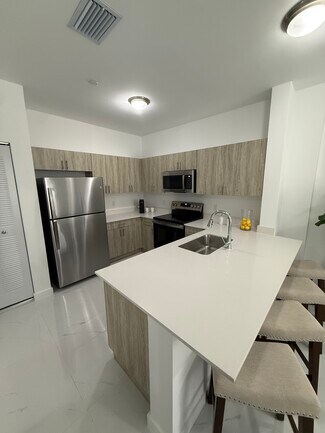 Building Photo - 891 SW 72nd Ave